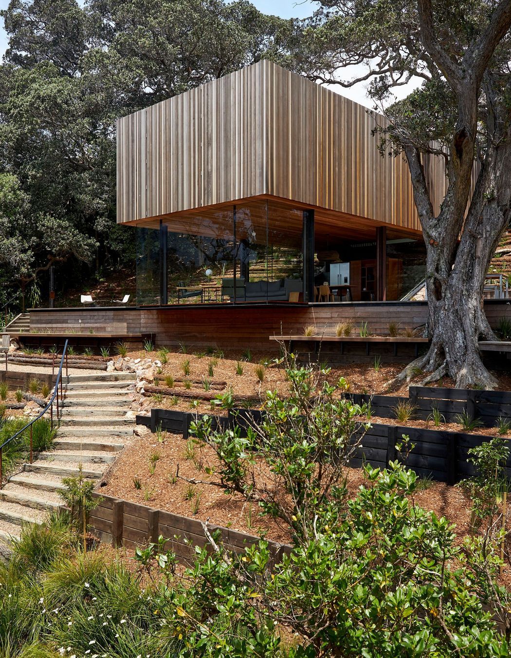 Mawhitipana House