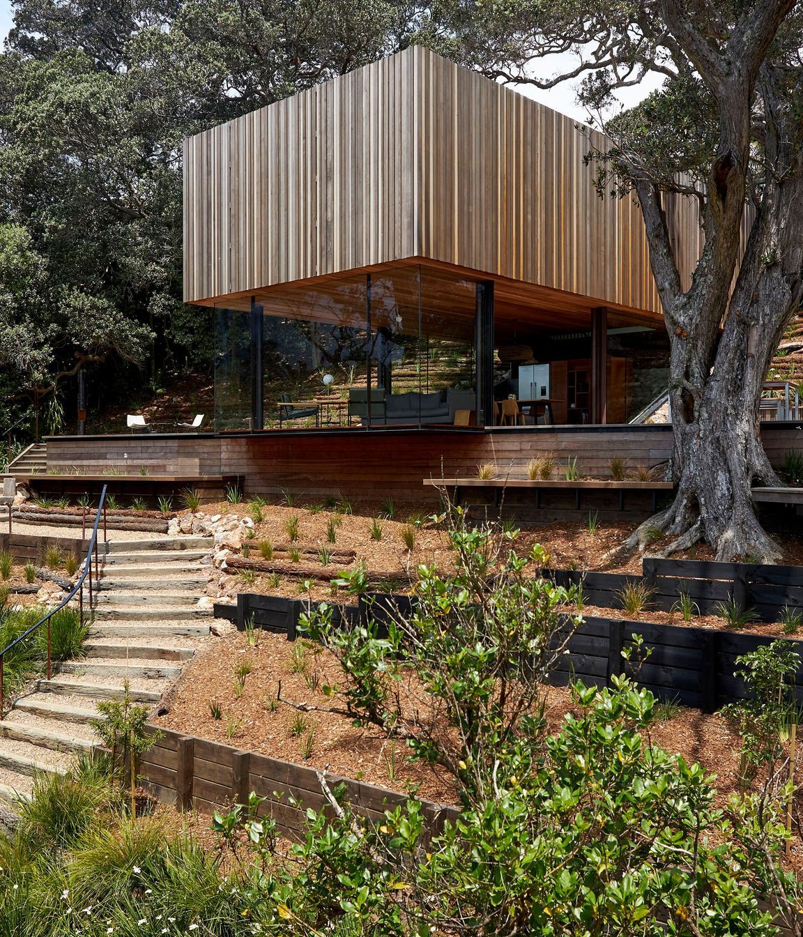 Mawhitipana House
