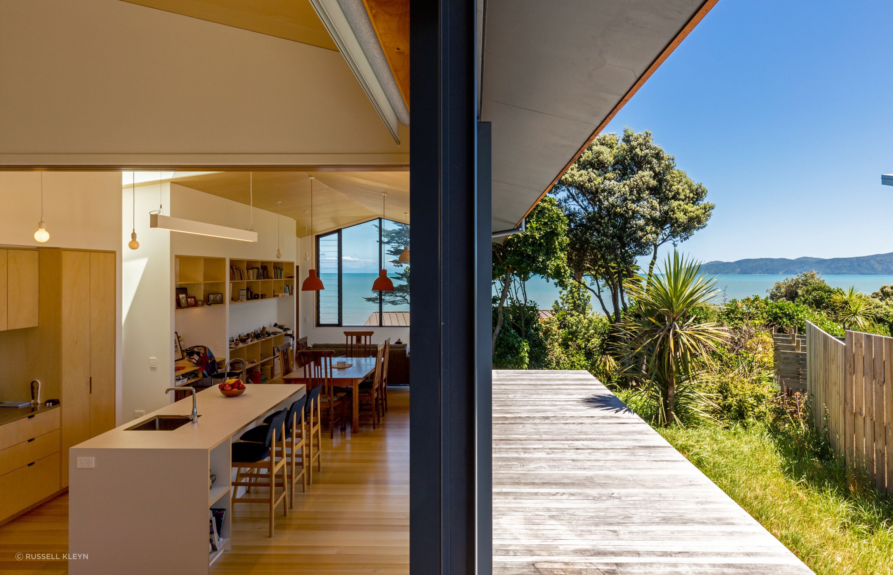 Macaskill-HouseDeck-KitchenRussell-Kleyn5.jpg