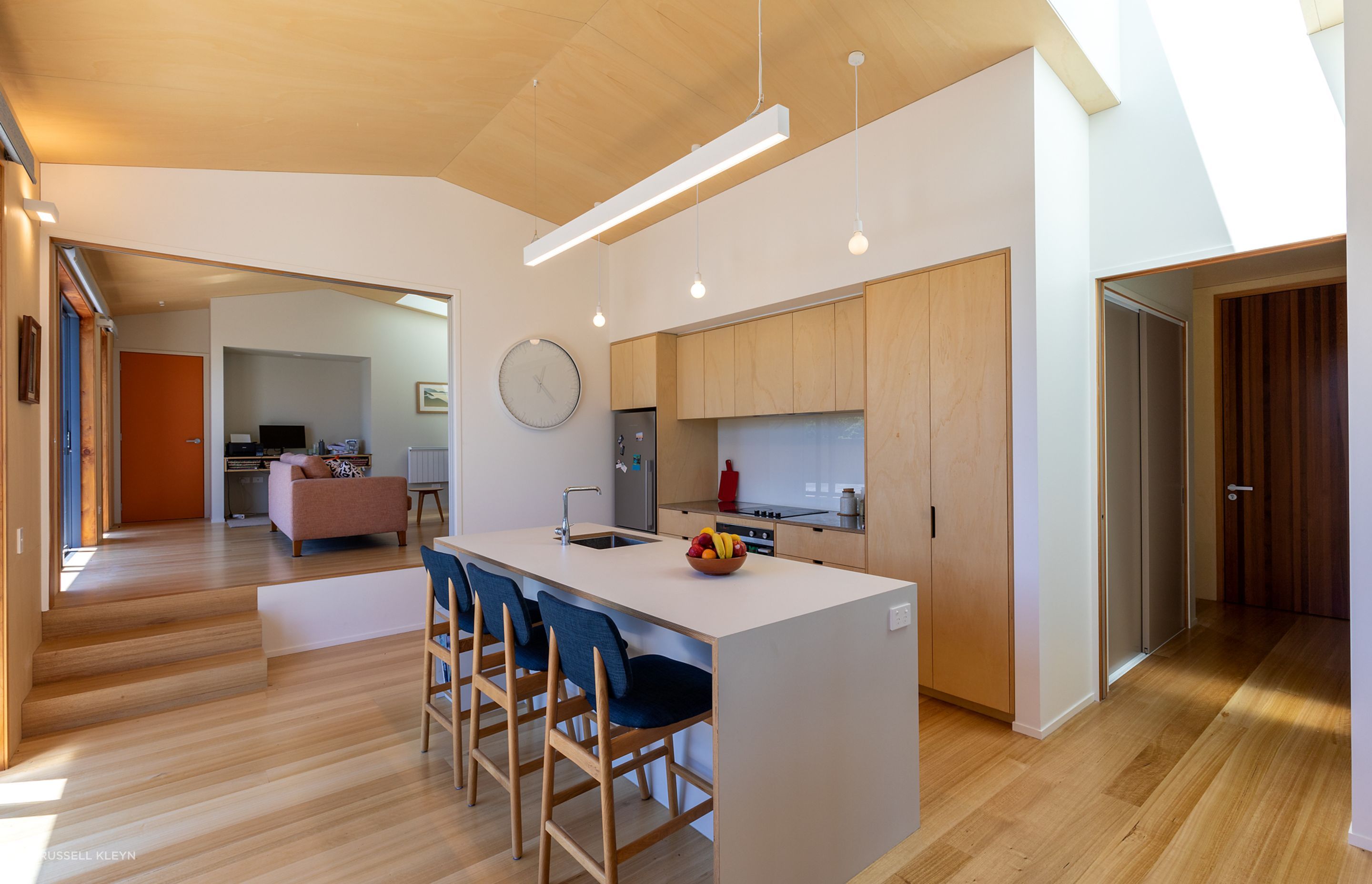 Macaskill-HouseKitchen-Guest-LoungeRussell-Kleyn8.jpg