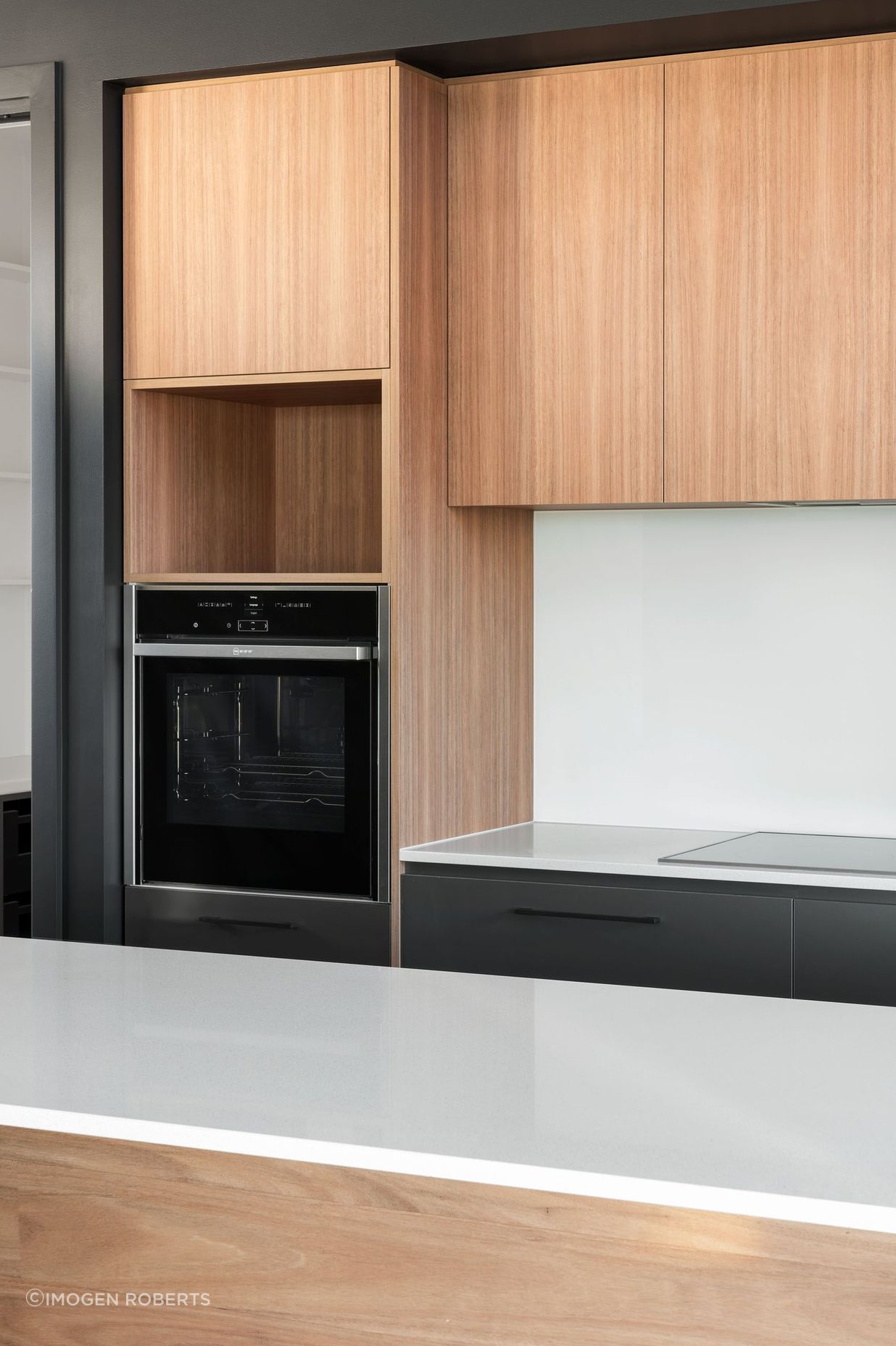 ModernCoastalCustomHome-SherriffConstructionsDesignerBuilderSurfCoastTorquayGeelongBellarine25SunsetStrip283.jpg
