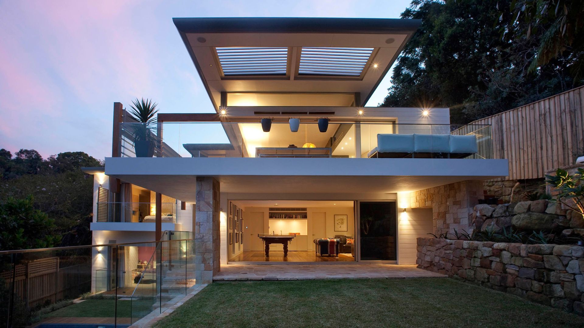 Split House banner