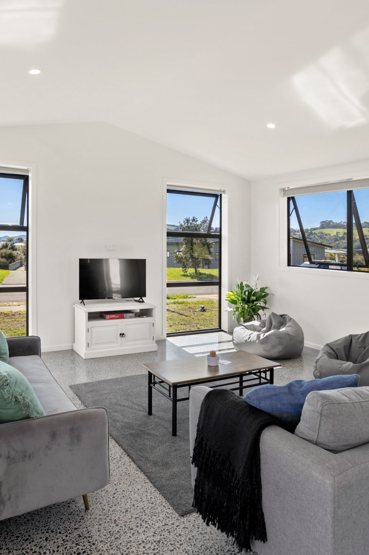Oliver-leigh-cooks-AIr-bnb-1.jpg