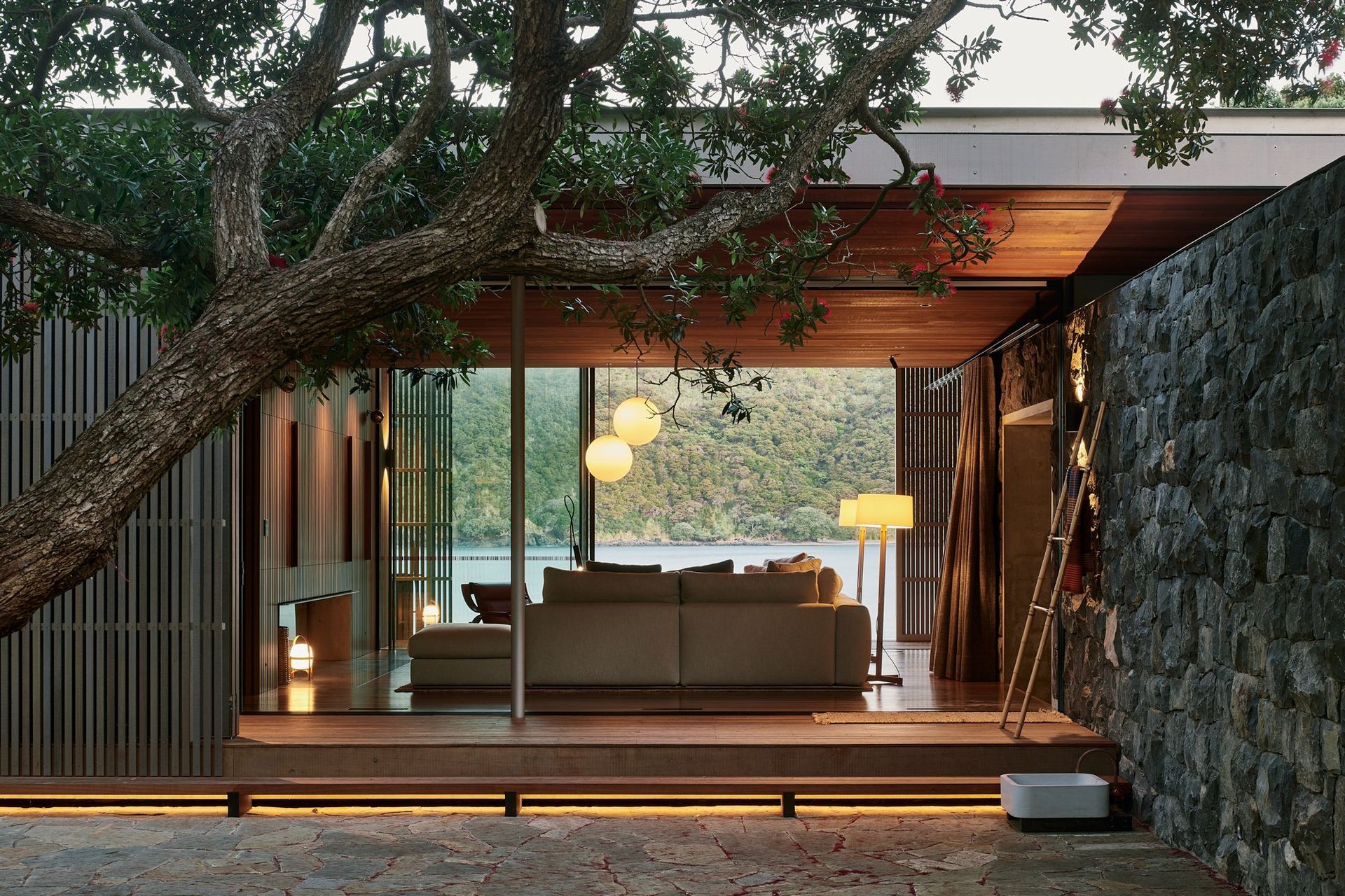 Omata-Beach-House-by-Herbst-AP10.jpg