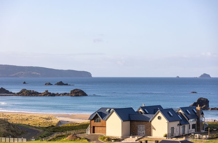 Opito Bay Beach House - SPANLOK ROOFING, COPPER MOULDINGS