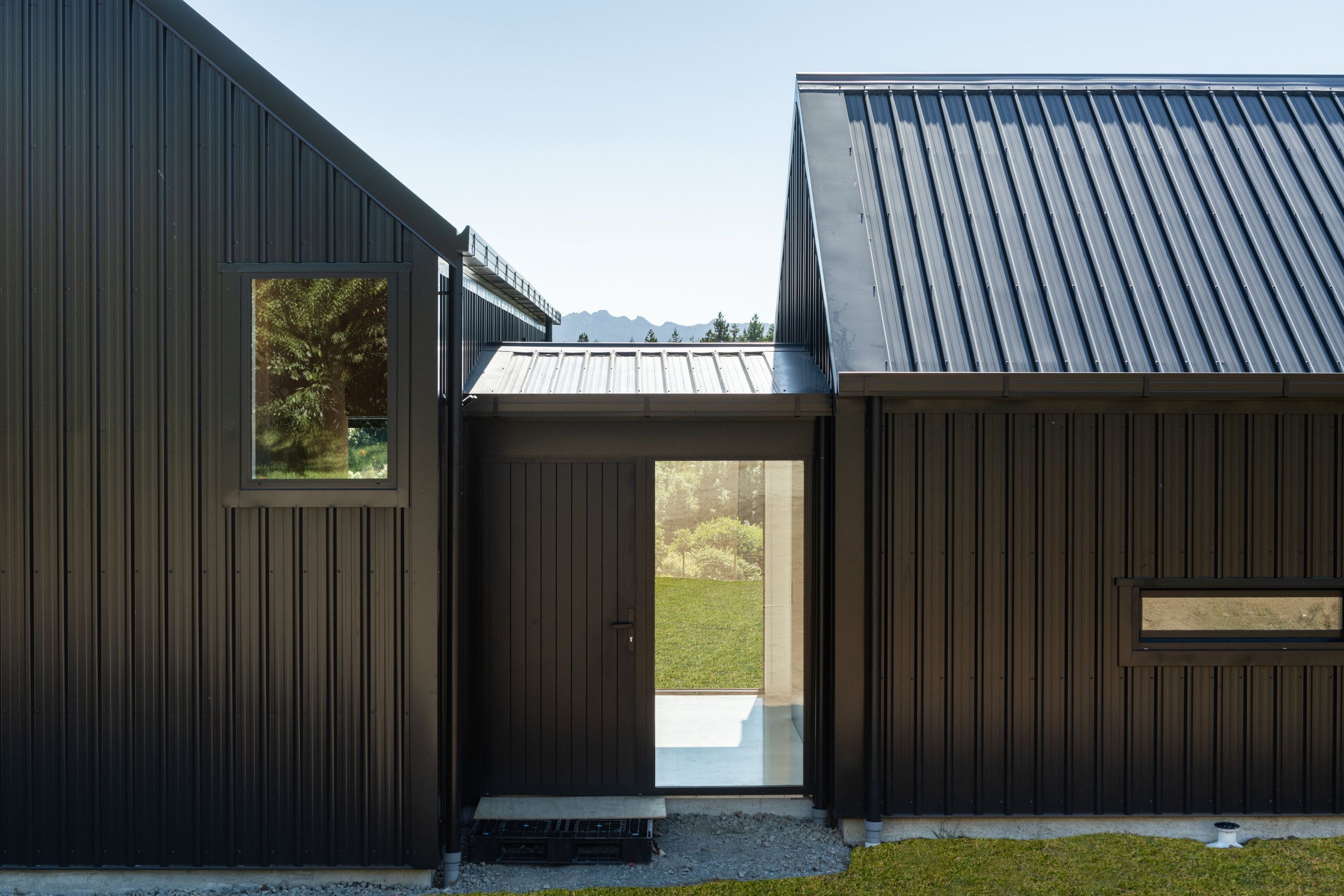 Pahoia Beach Barn