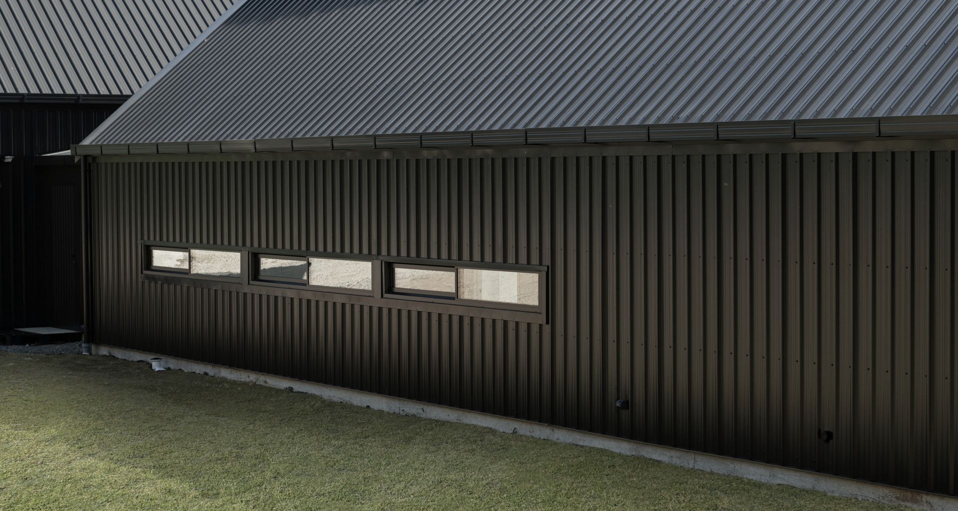 Pahoia Beach Barn banner