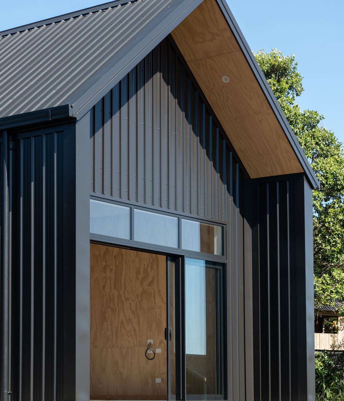 Pahoia Beach Barn