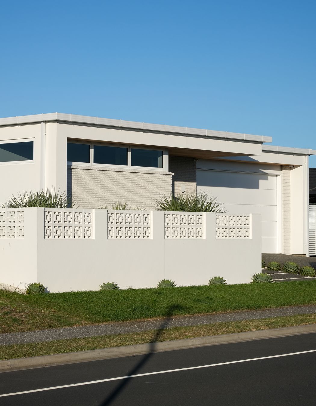 Palm-Springs-HouseArkhe-Architecture-02.jpg