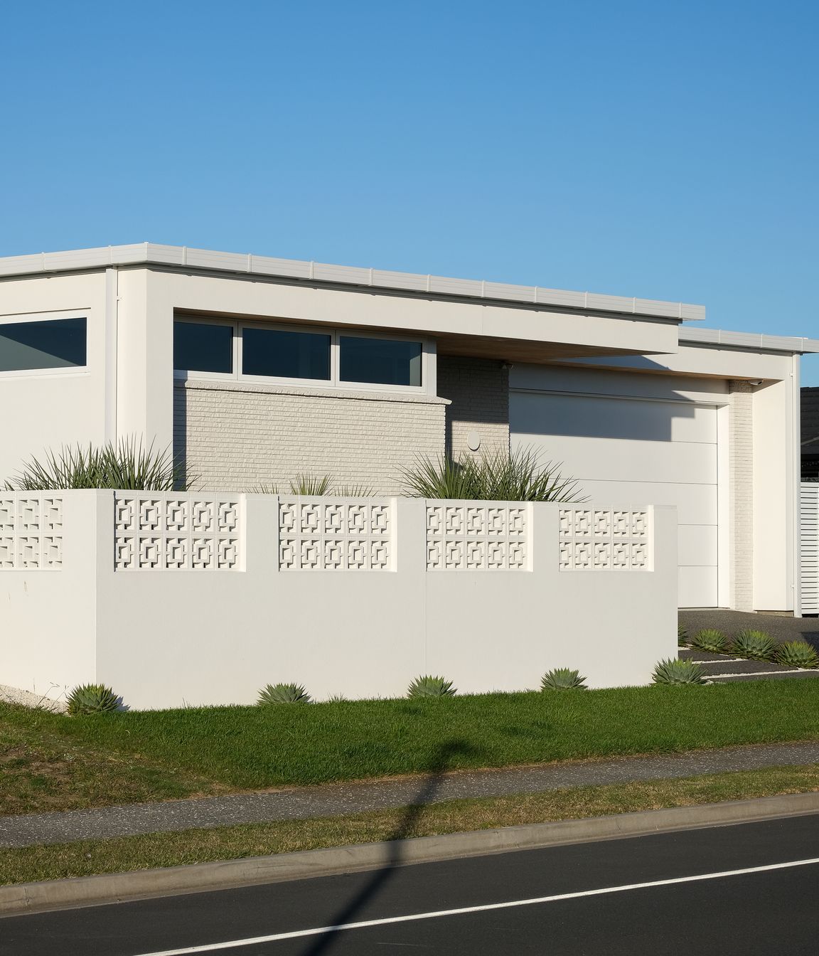 Palm-Springs-HouseArkhe-Architecture-02.jpg