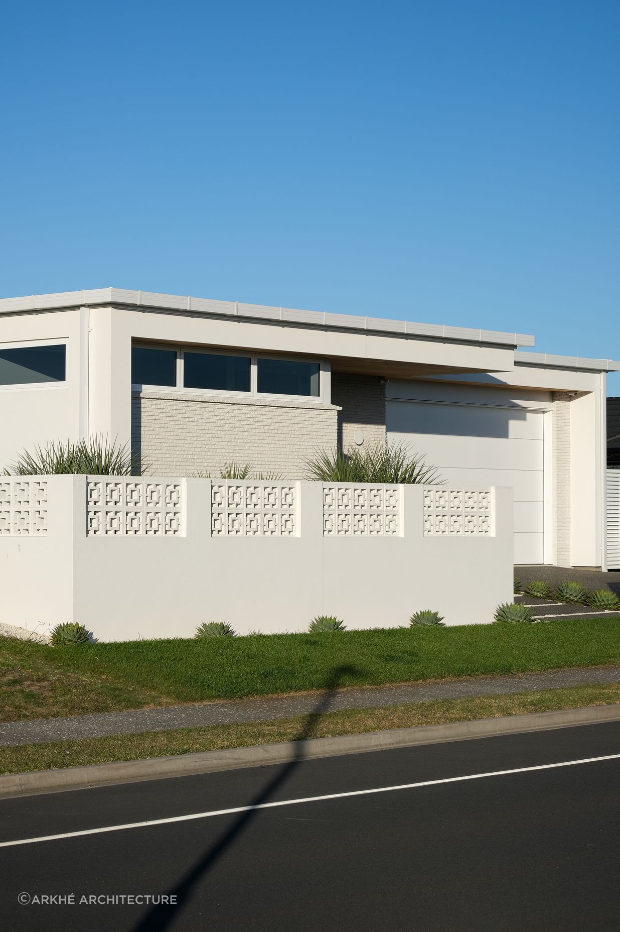 Palm-Springs-HouseArkhe-Architecture-02.jpg