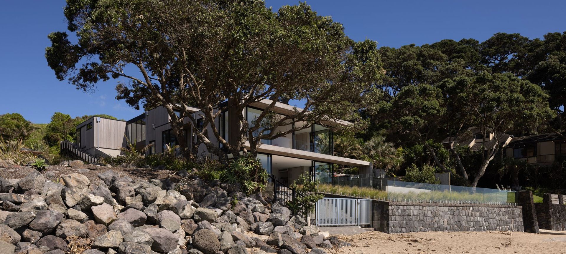 Pohutukawa House banner