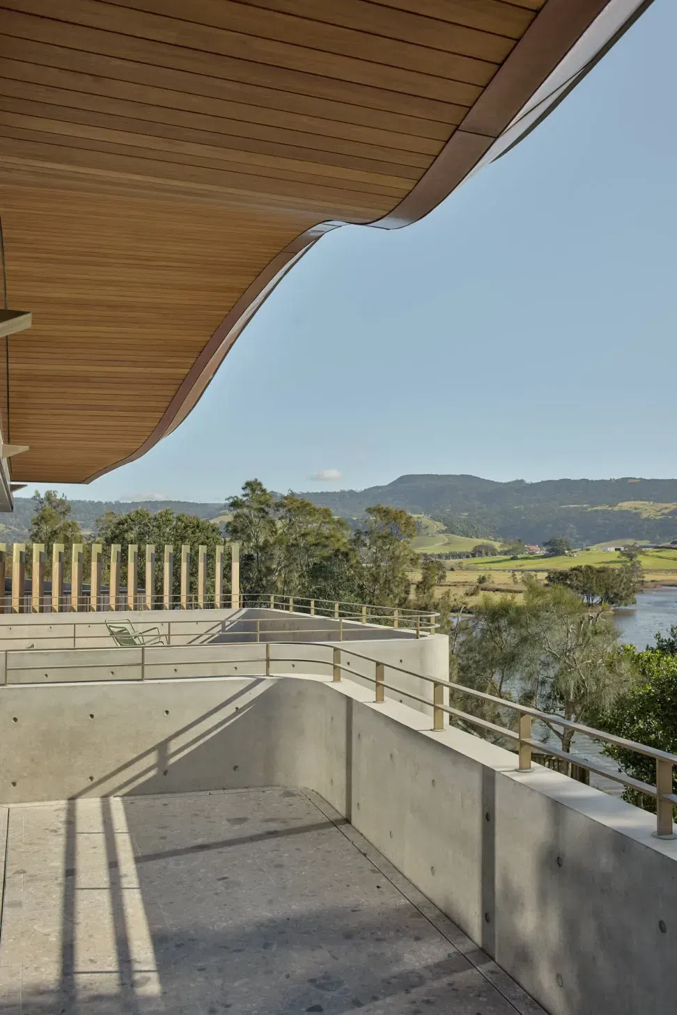 SOUTHCOASTBEACHHOUSEPROJECTRMSTRADERSNATURALSTONESUPPLIERMELBOURNE004-scaled.webp