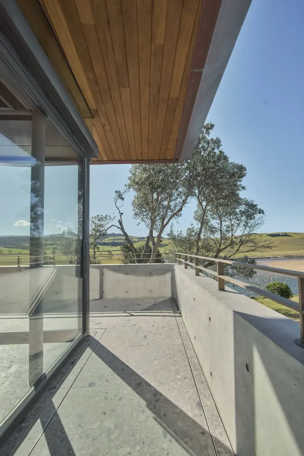 SOUTHCOASTBEACHHOUSEPROJECTRMSTRADERSNATURALSTONESUPPLIERMELBOURNE025-1025x1536.webp