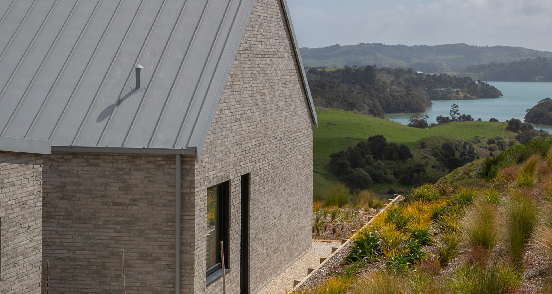 Ahuru - Passive House Plus, Raglan banner