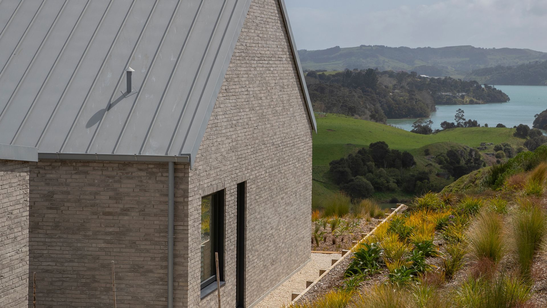 Ahuru - Passive House Plus, Raglan banner