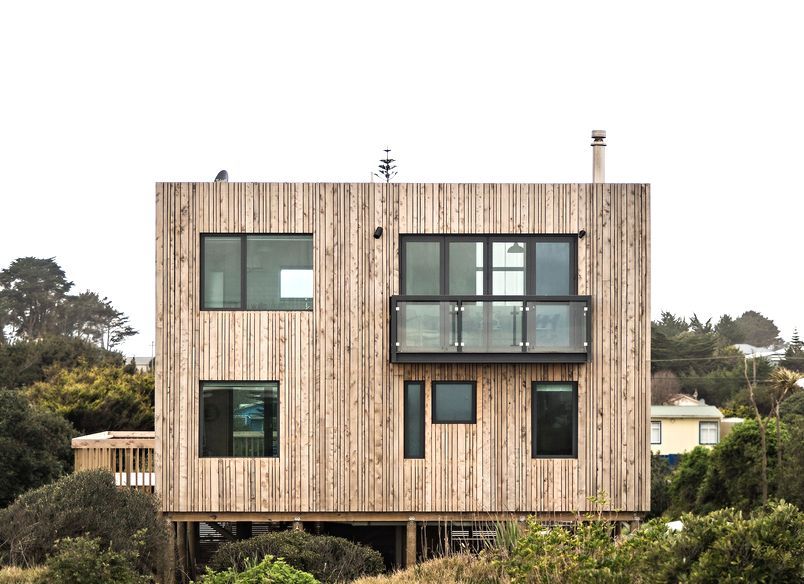 Whitewashed Bach, Waitarere Beach