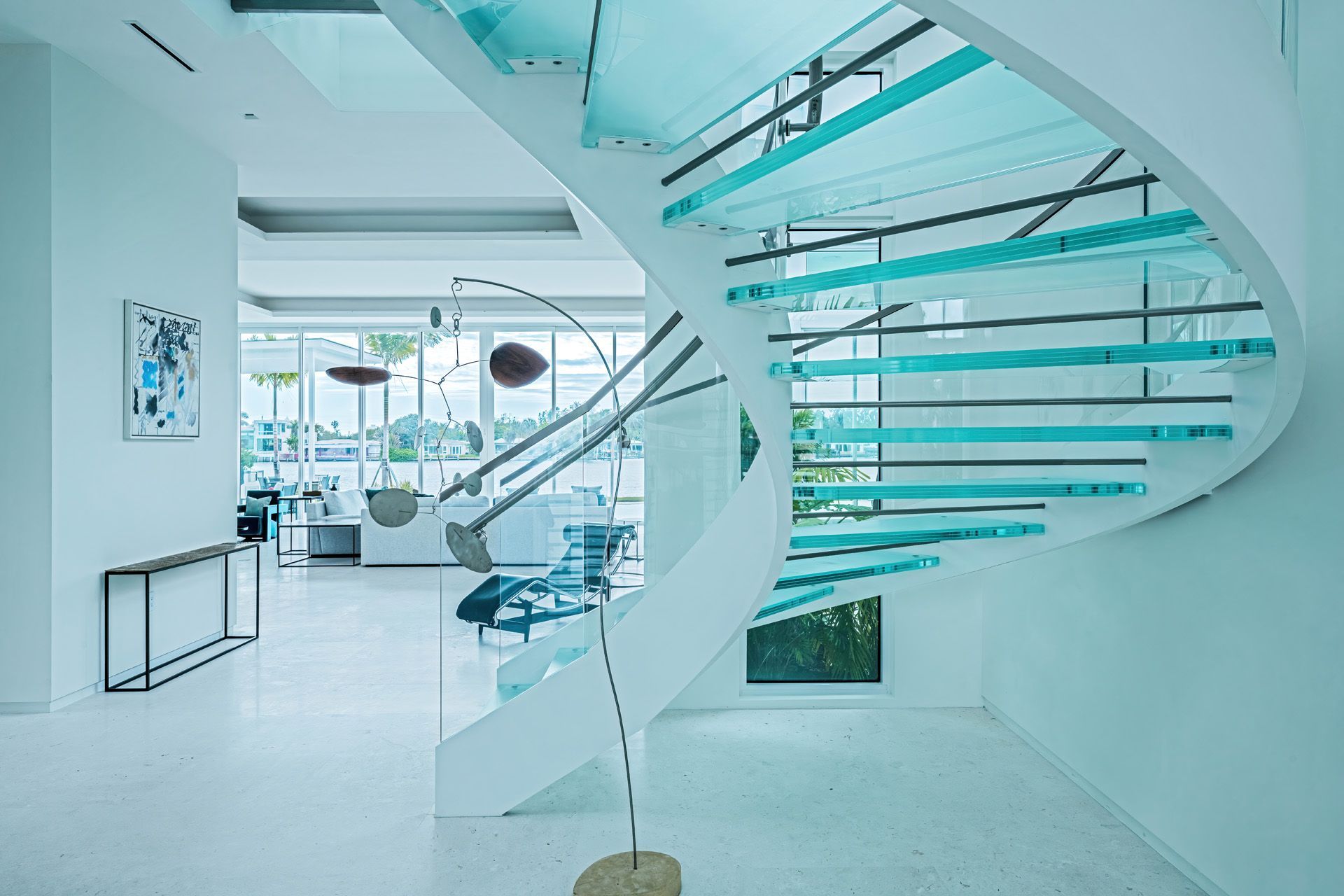 The White House – All Class &amp; Almost All Glass