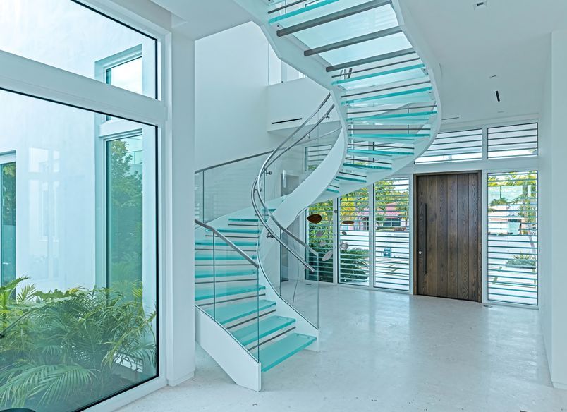 The White House – All Class & Almost All Glass