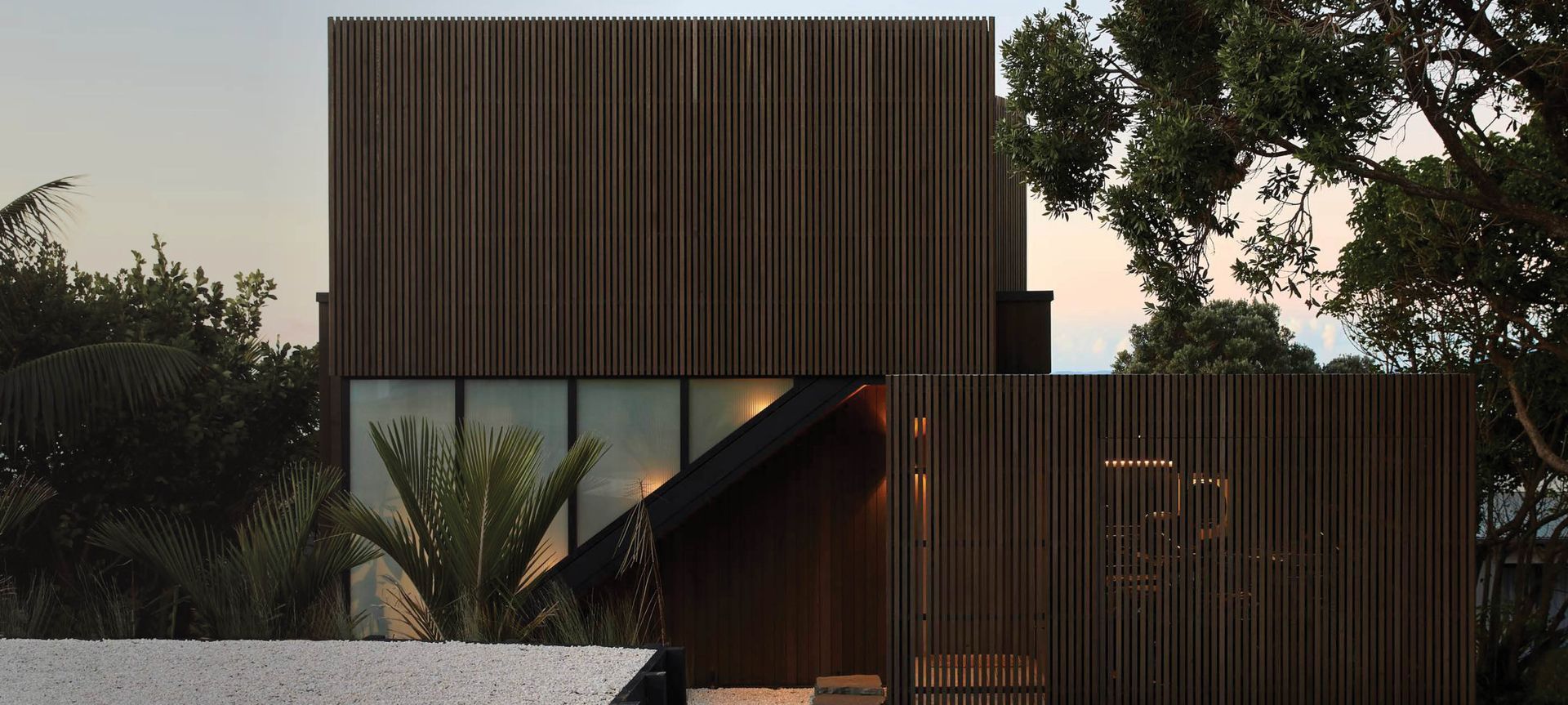 Langs Beach House banner
