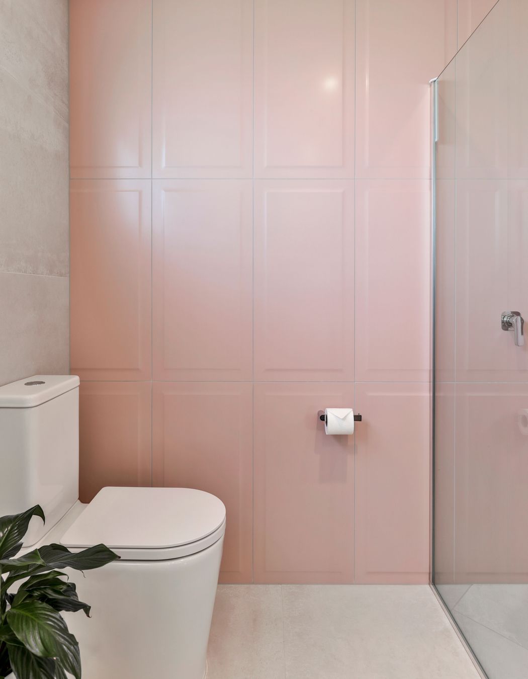 Bathroom: Ensuite: Ferrocemento Bianco 597x1196mm and Victoria Blush Smooth Panel 400x800mm
