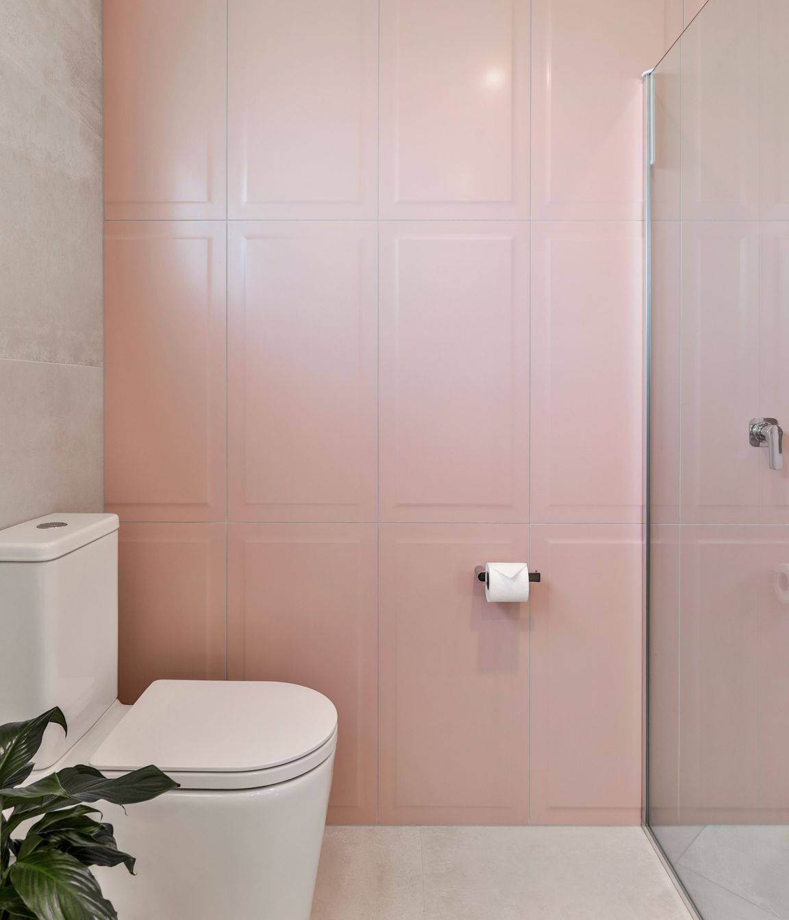 Bathroom: Ensuite: Ferrocemento Bianco 597x1196mm and Victoria Blush Smooth Panel 400x800mm