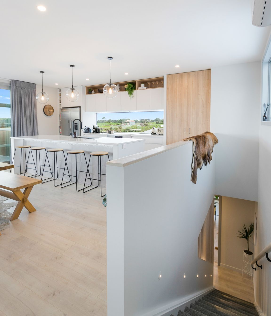 The Seaside Retreat, Raglan