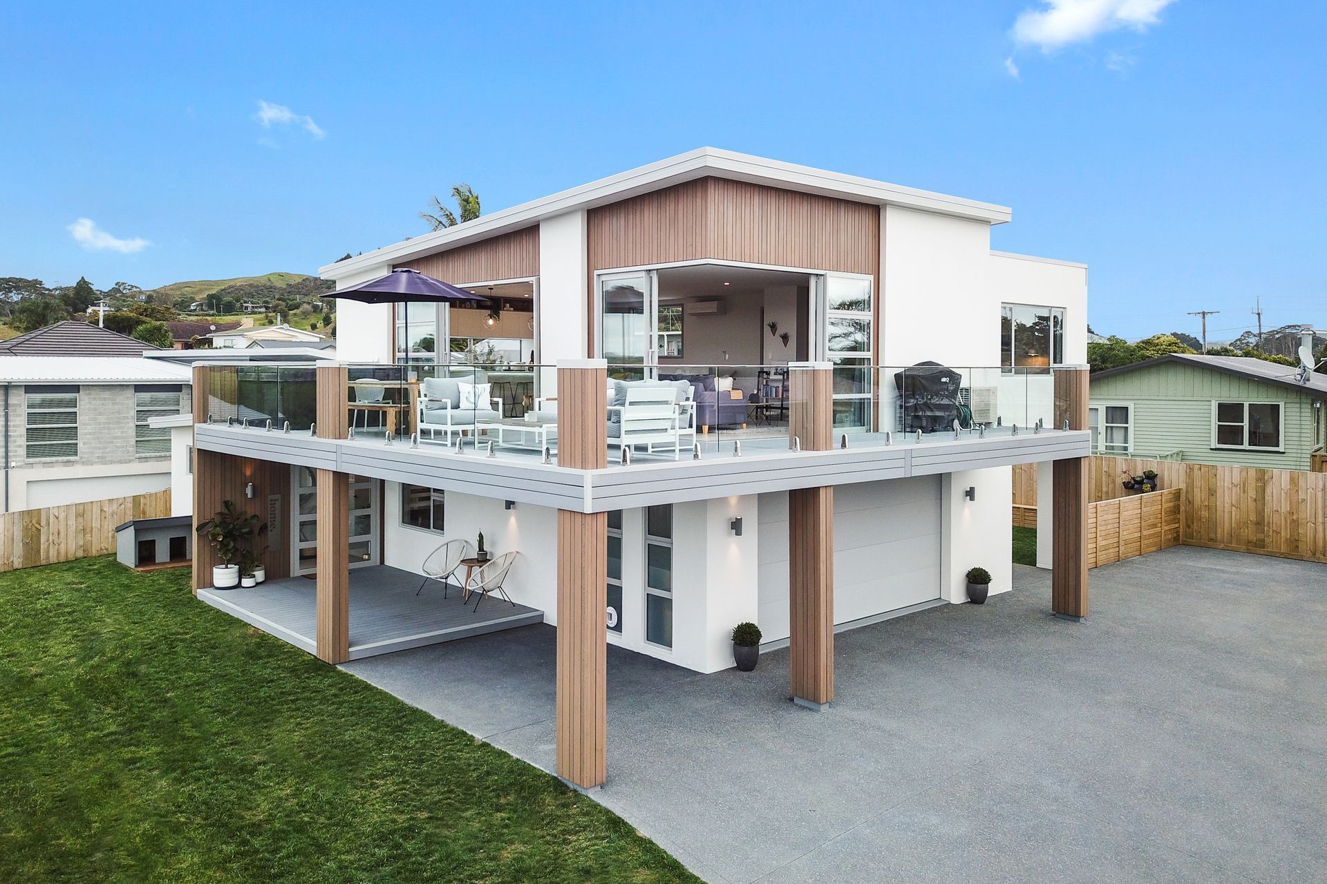 The Seaside Retreat, Raglan