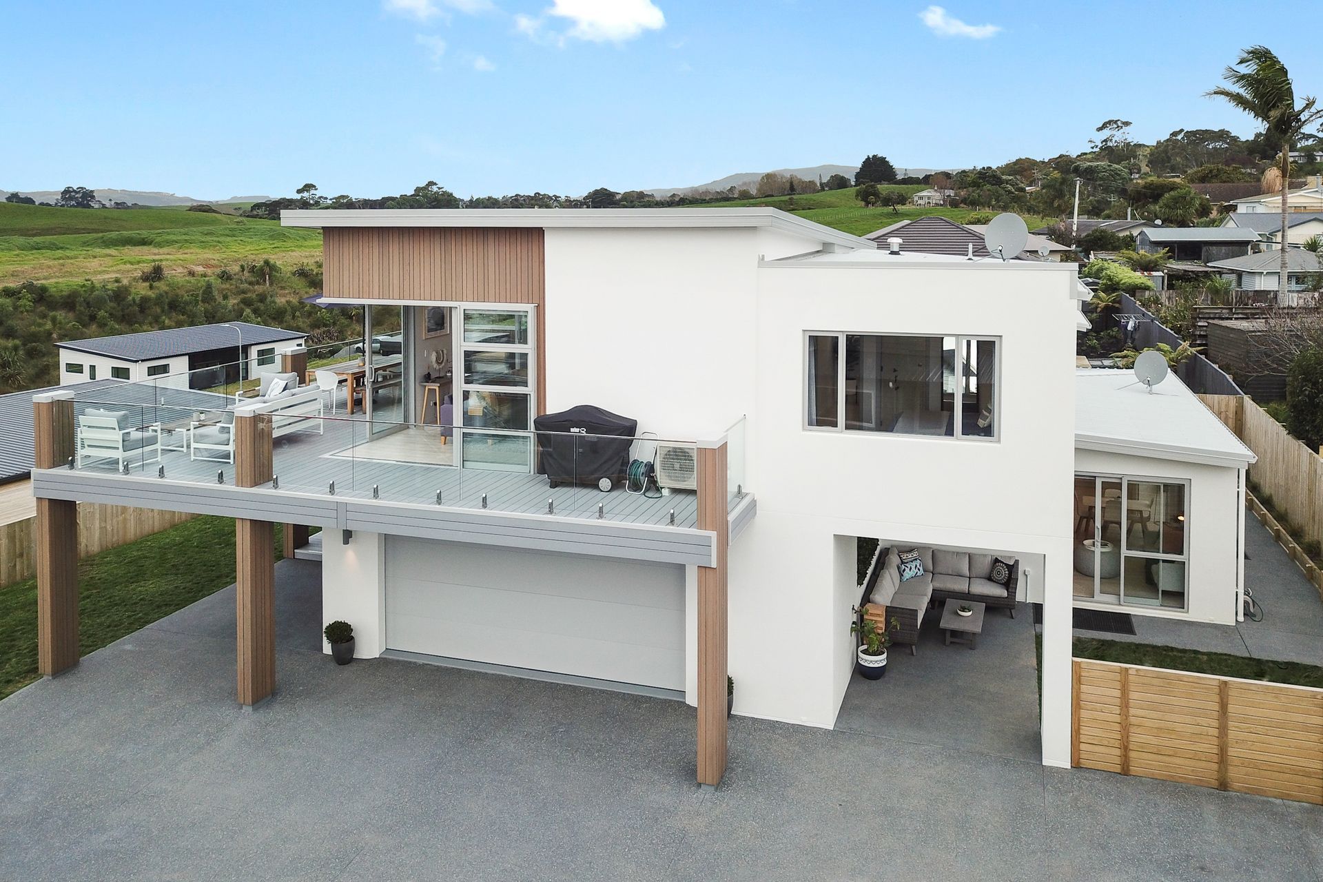 The Seaside Retreat, Raglan