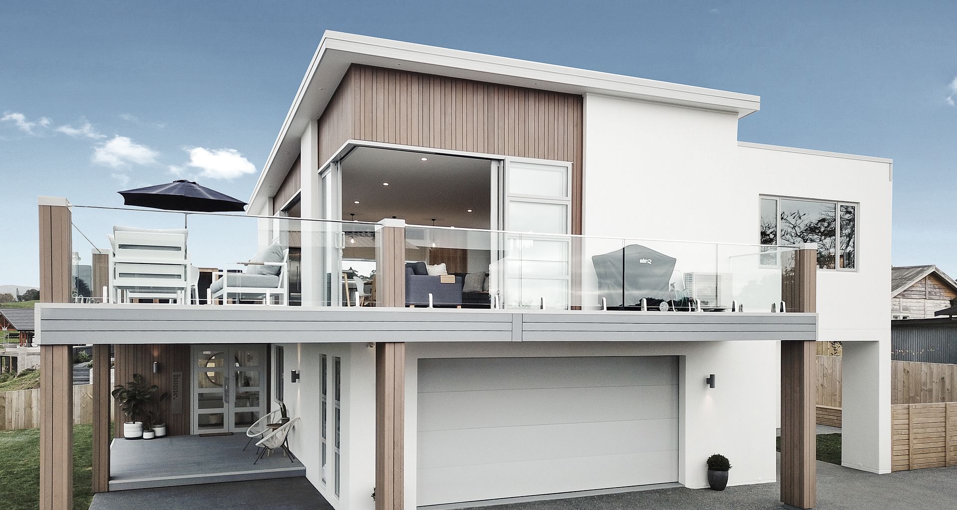 The Seaside Retreat - Raglan banner