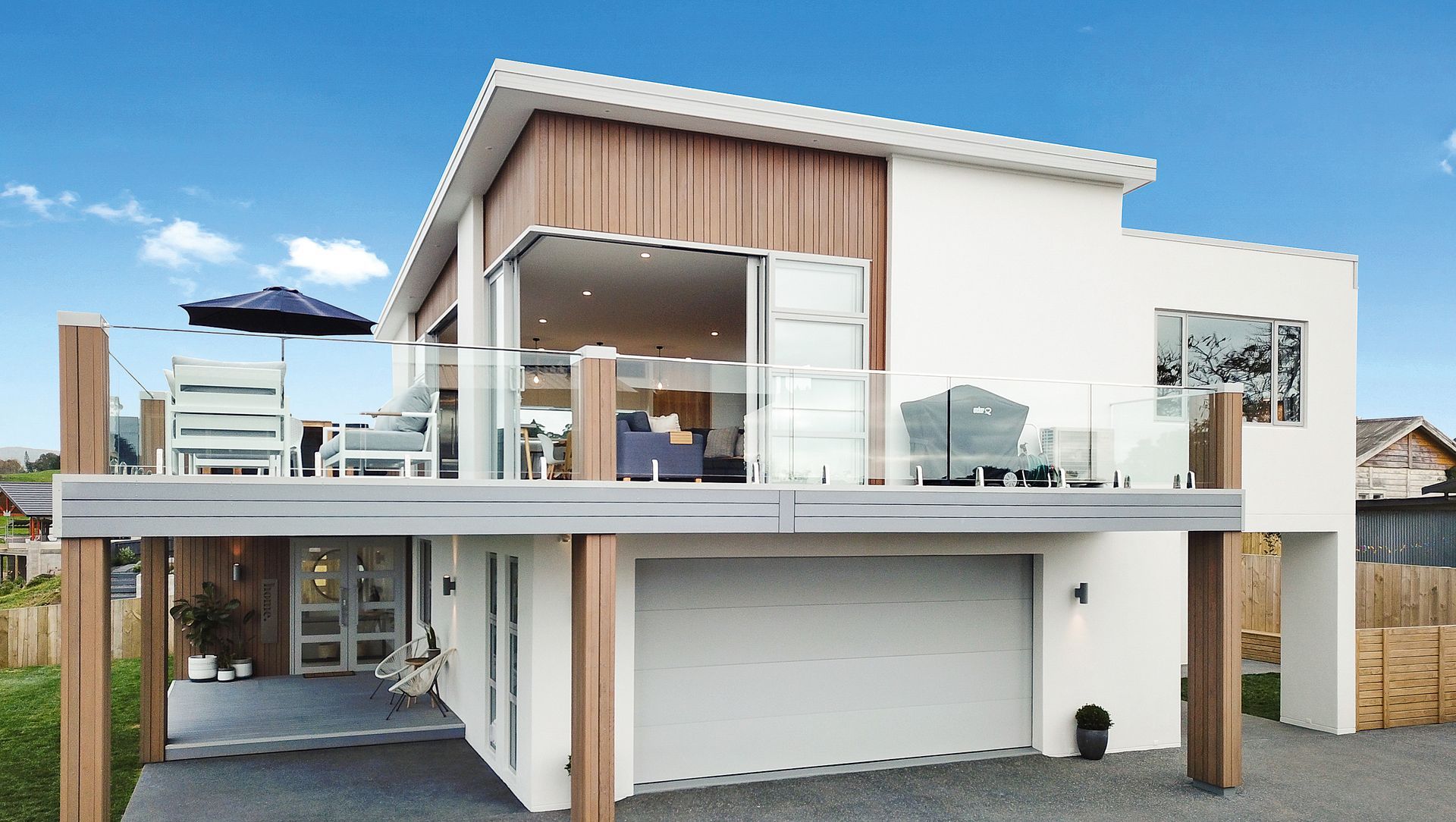 The Seaside Retreat - Raglan banner