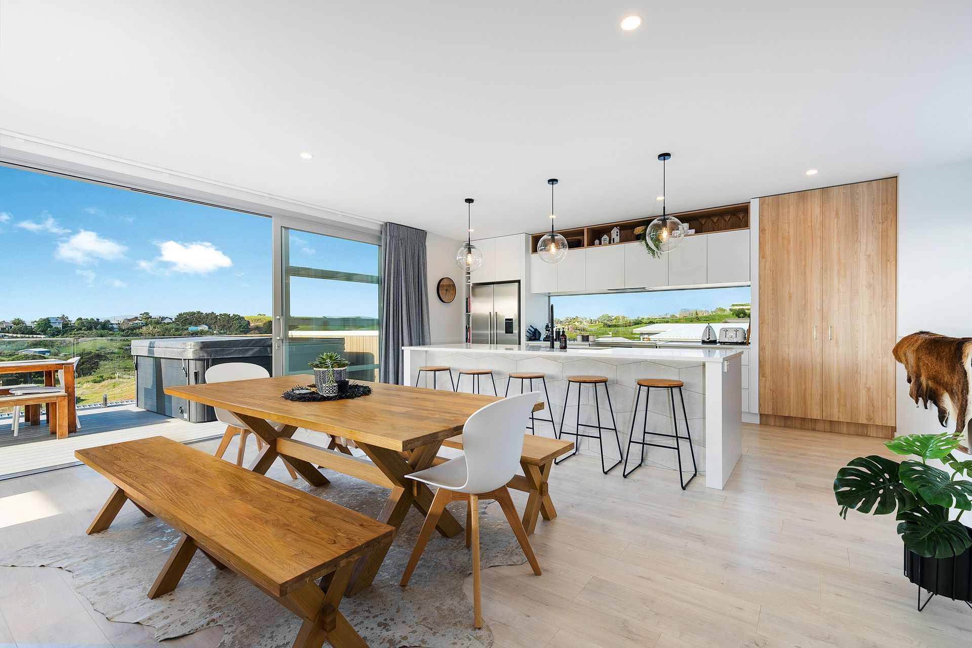 The Seaside Retreat, Raglan