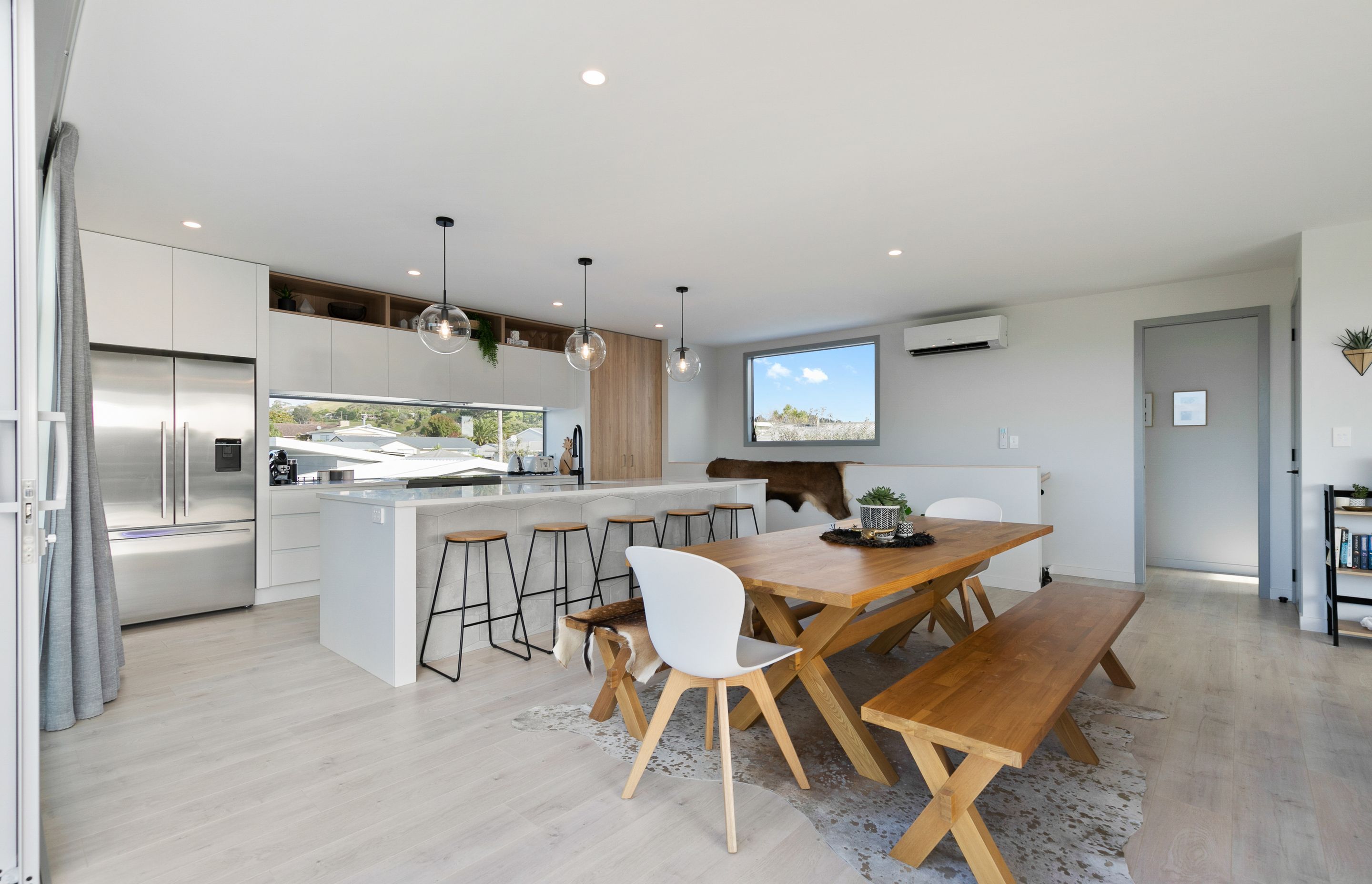 The Seaside Retreat, Raglan