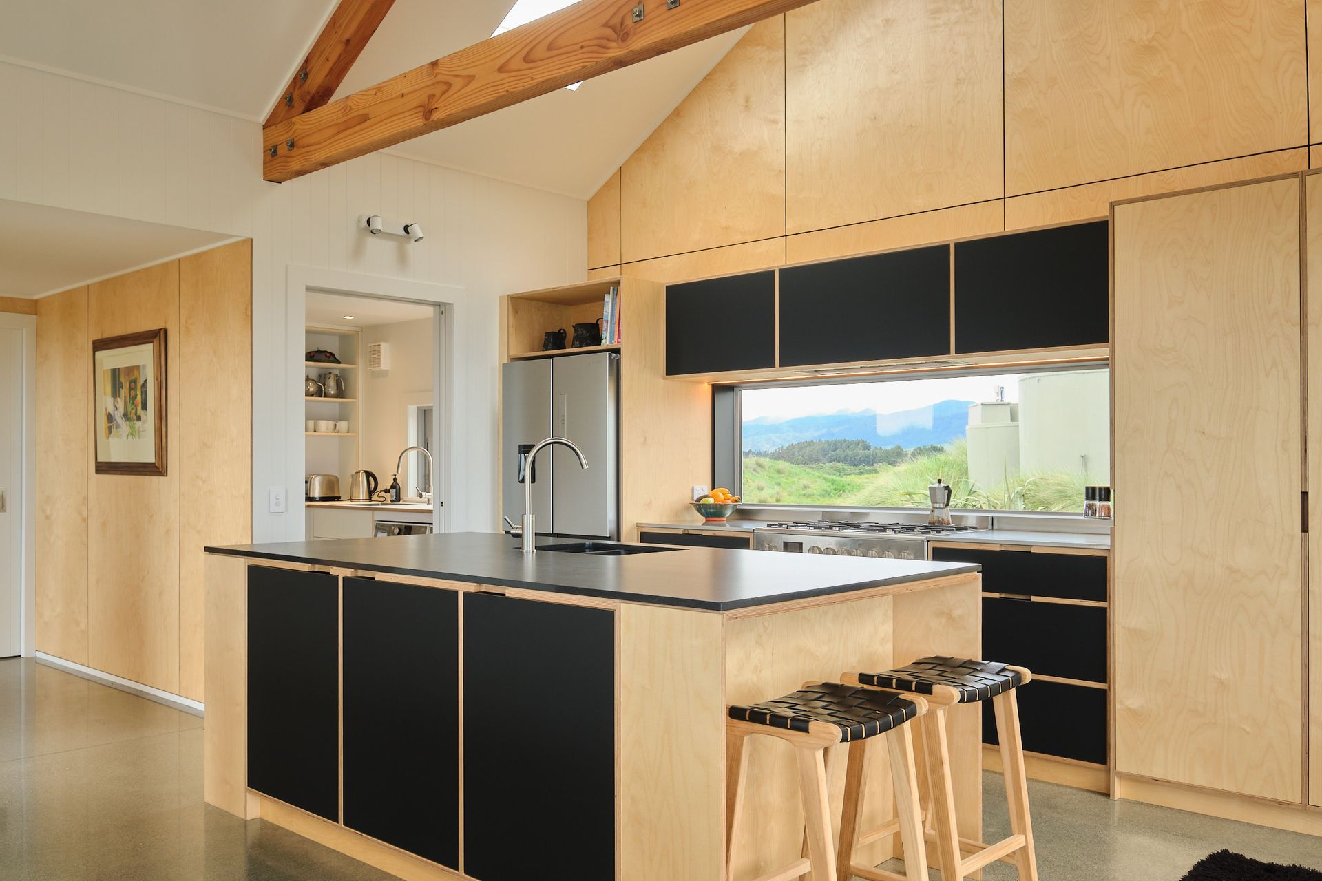 Waikawa beach kitchen & laundry