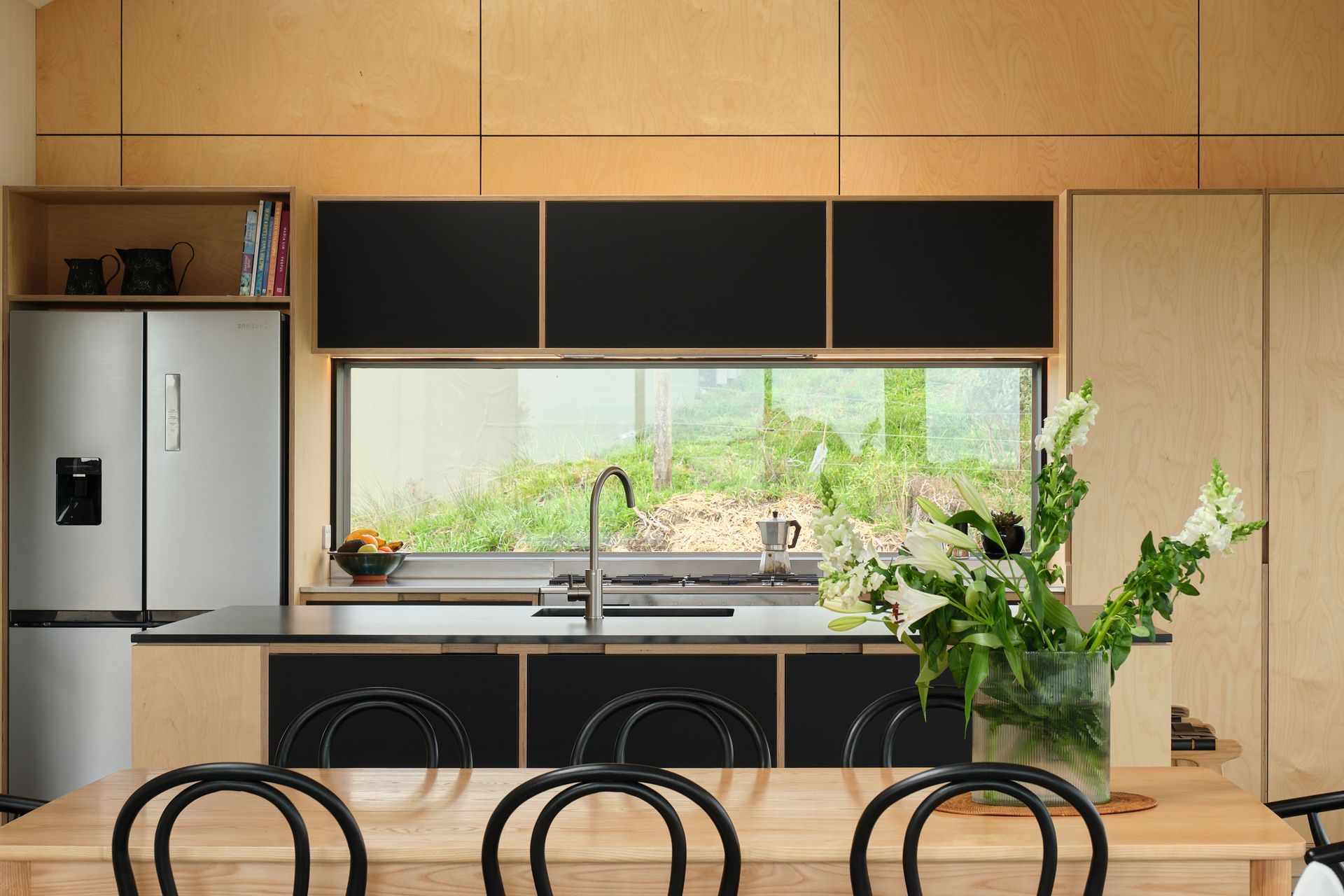 Waikawa beach kitchen & laundry