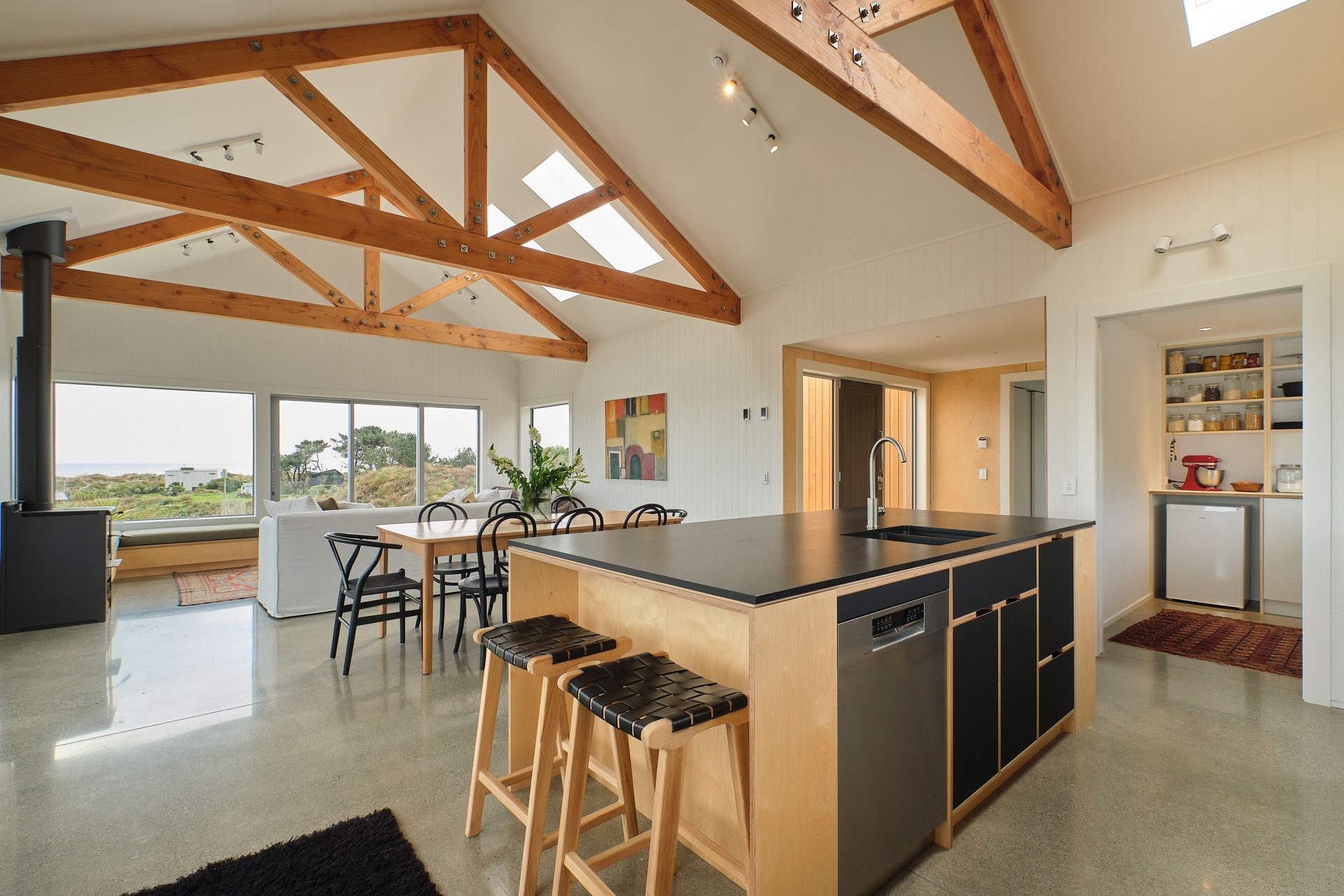 Waikawa beach kitchen & laundry