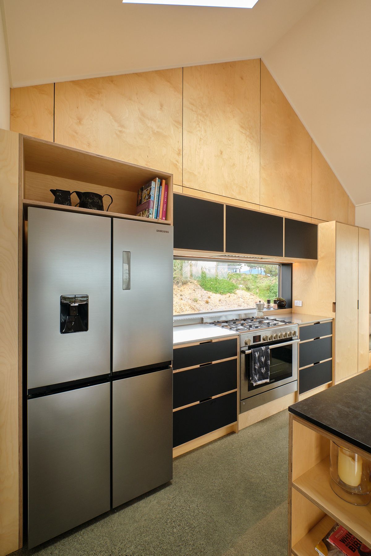 Waikawa beach kitchen &amp; laundry