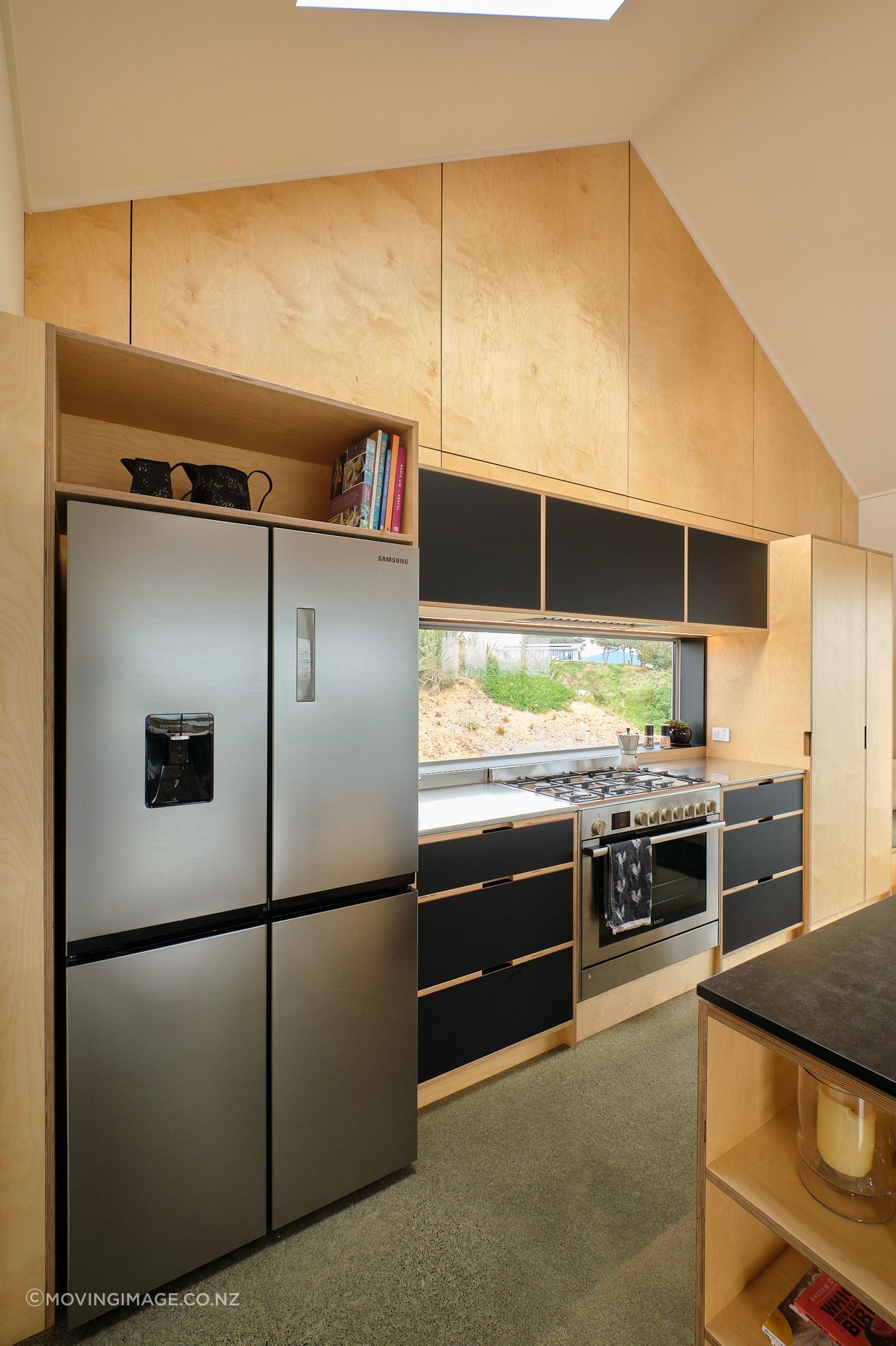Waikawa beach kitchen & laundry