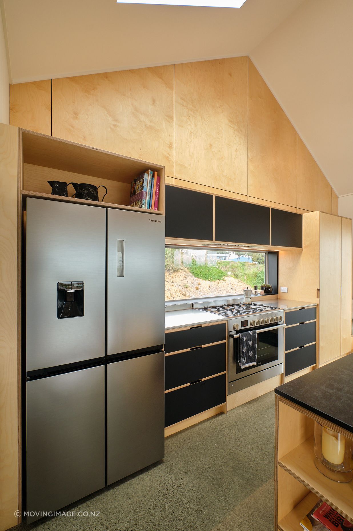 Waikawa beach kitchen &amp; laundry