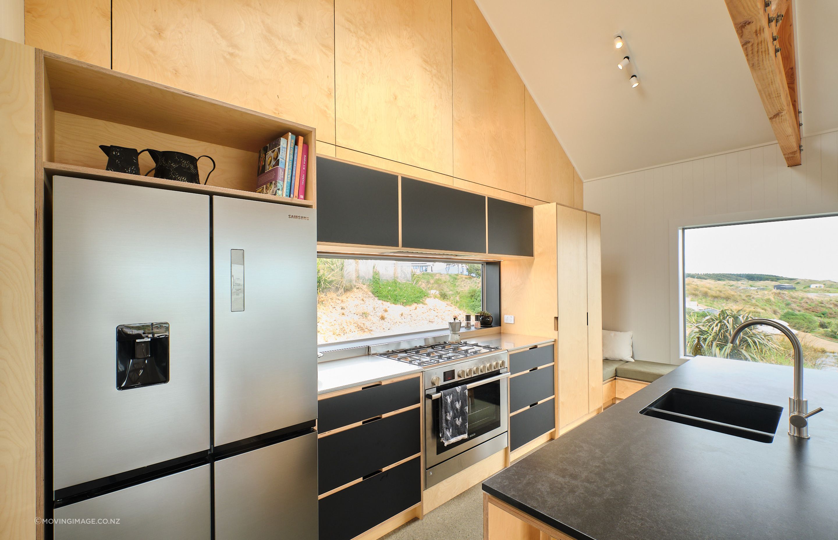 Waikawa beach kitchen & laundry