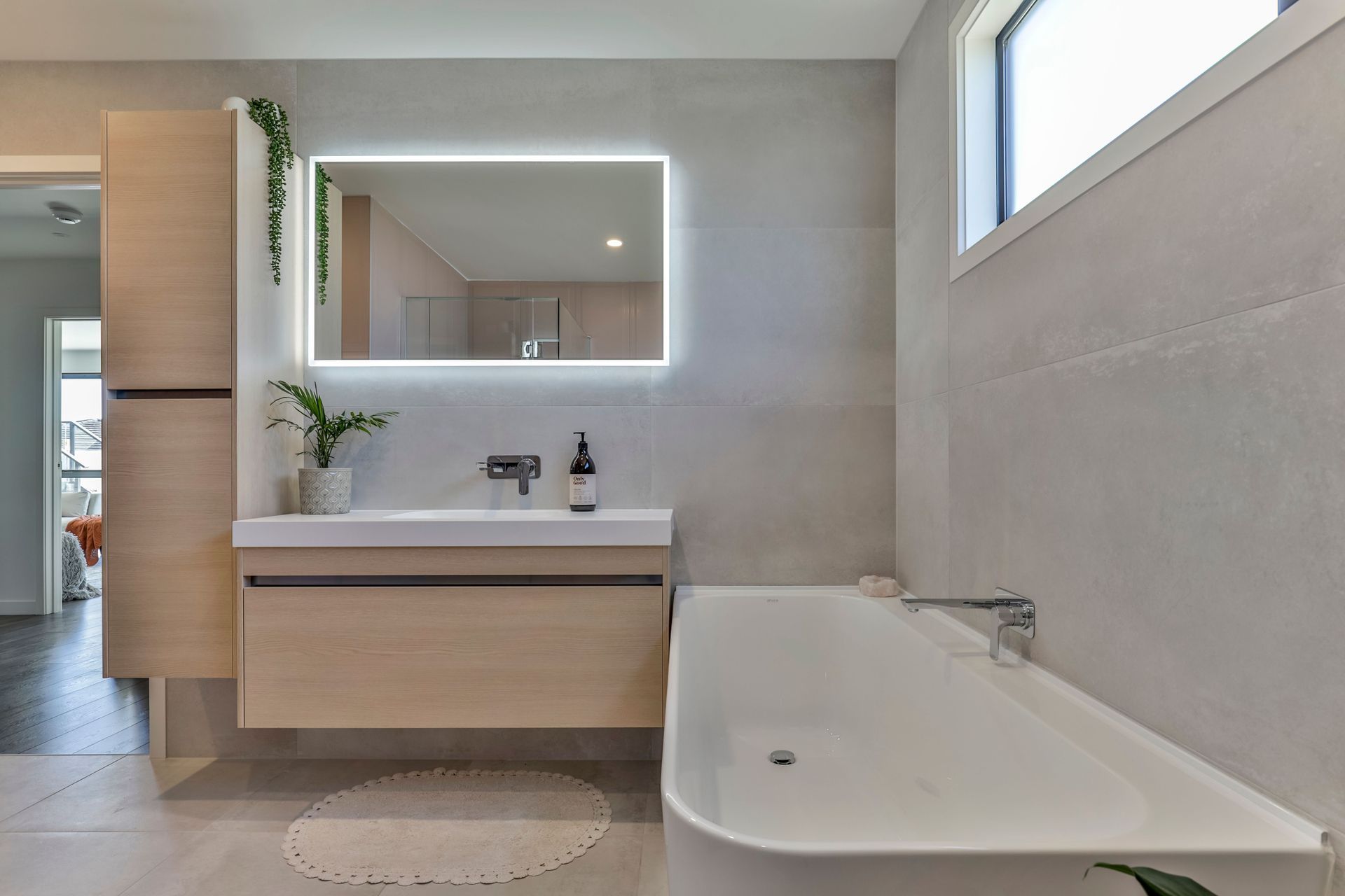 Bathroom: Ensuite: Ferrocemento Bianco 597x1196mm and Victoria Blush Smooth Panel 400x800mm