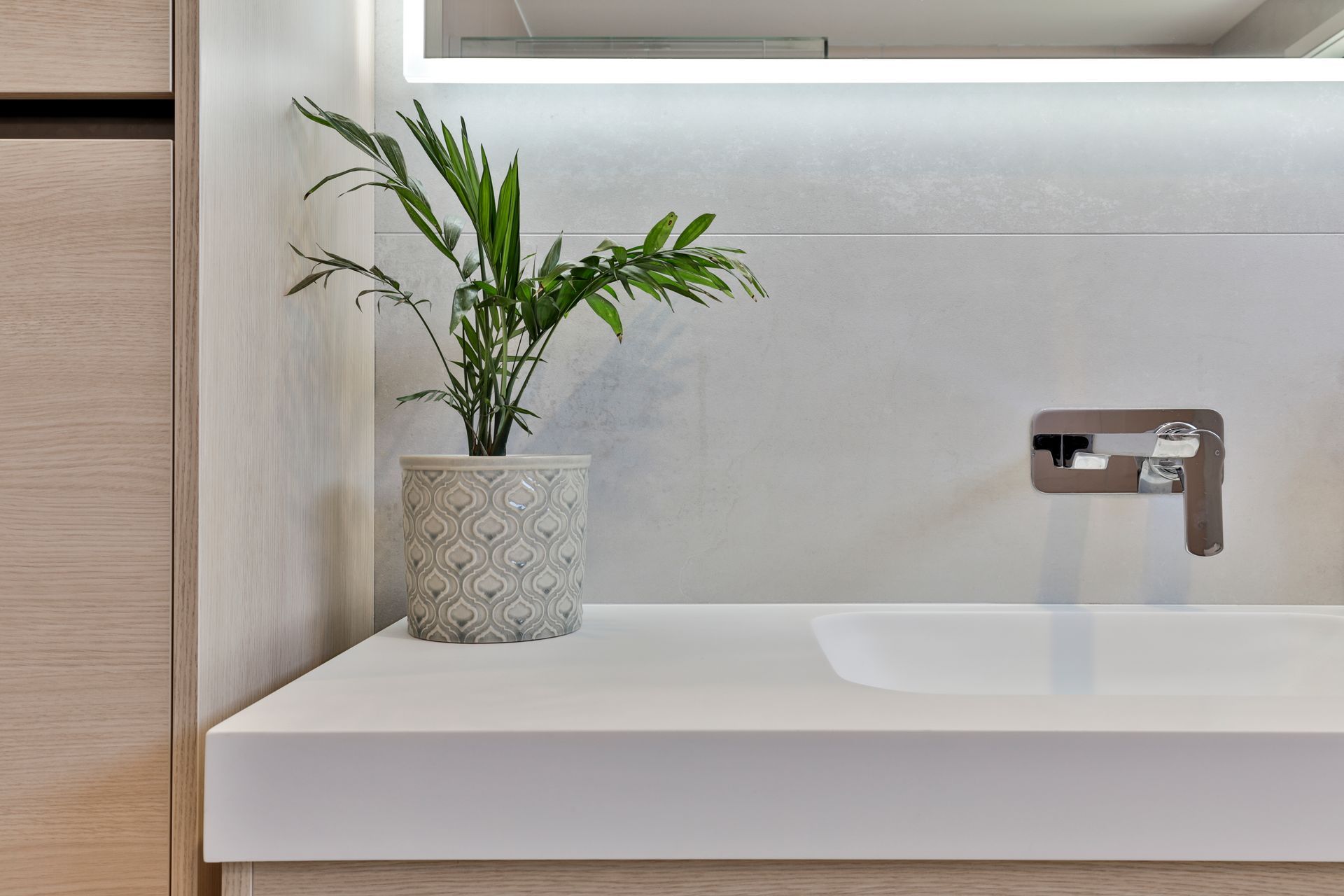 Bathroom: Ensuite: Ferrocemento Bianco 597x1196mm