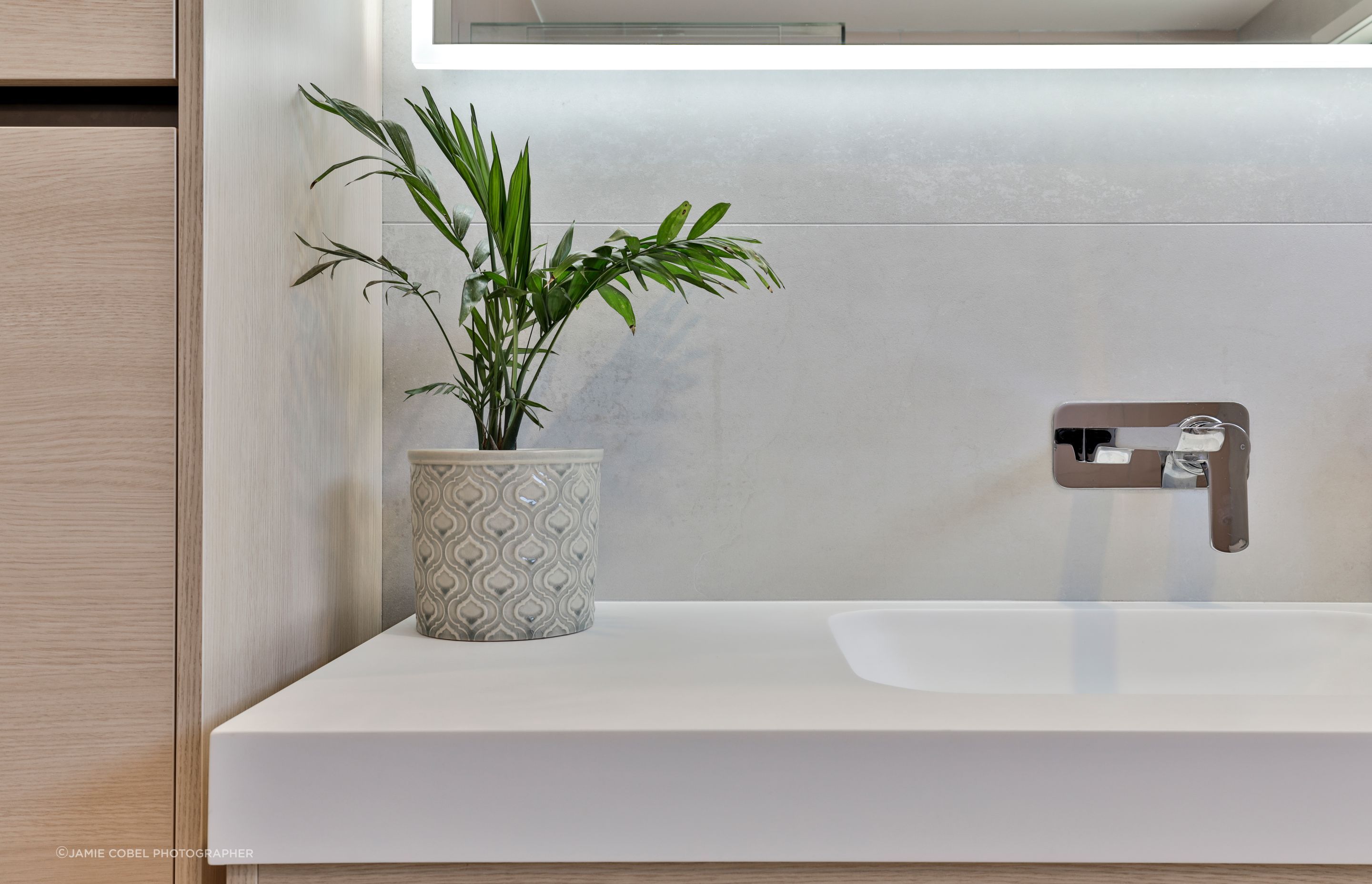Bathroom: Ensuite: Ferrocemento Bianco 597x1196mm