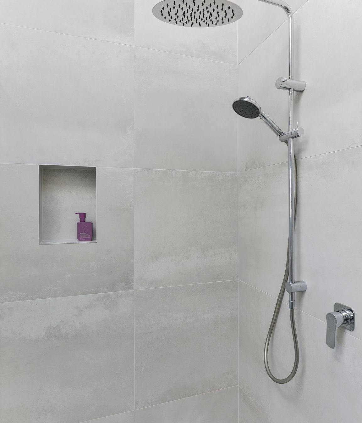 Ensuite: Ferrocemento Bianco 597x1196mm