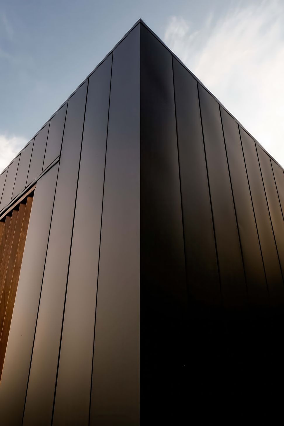 archipro-Interlocking-Panels-Give-Seaforth-Property-a-Sleek-Modern-Look-v2.jpg