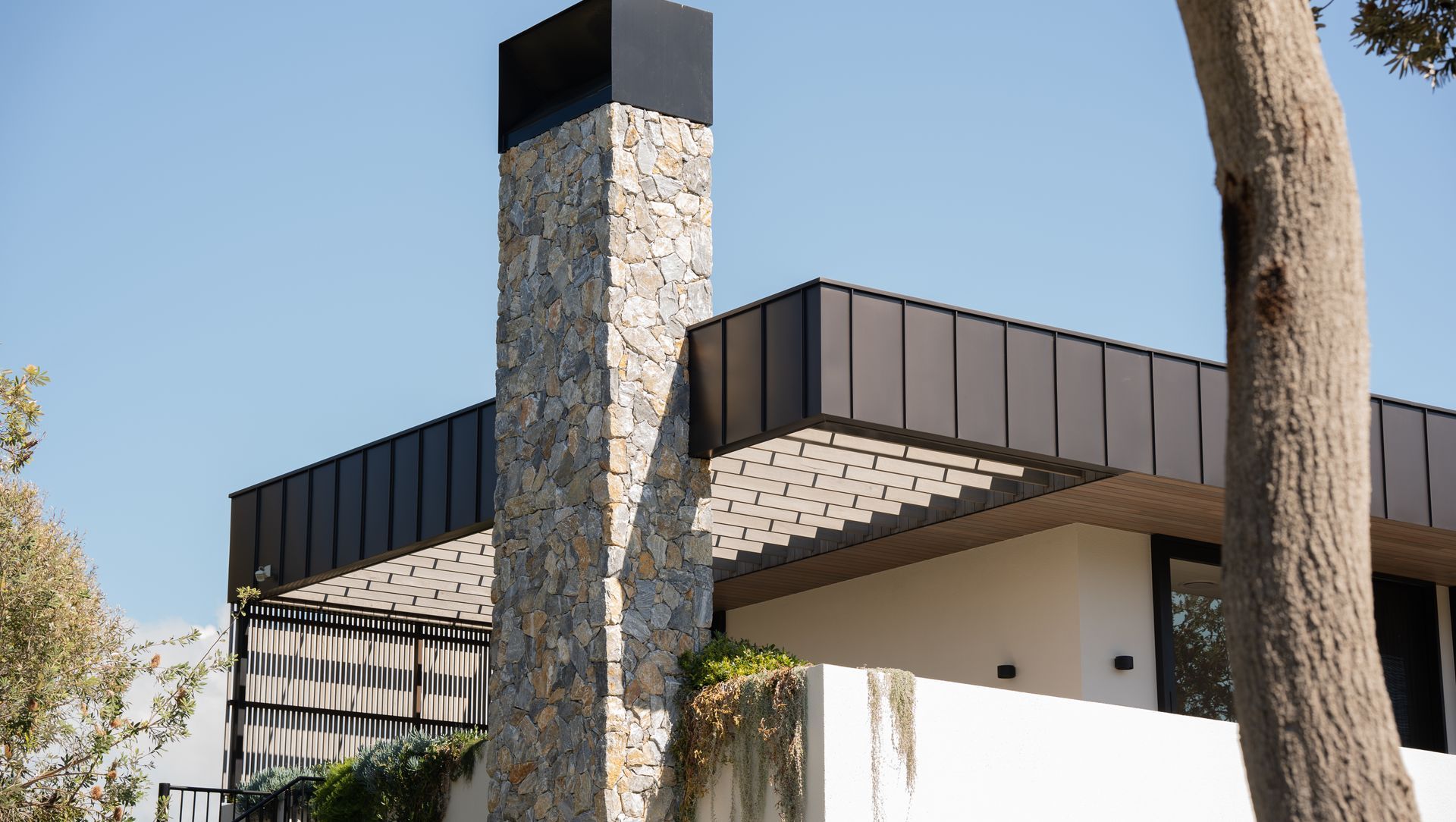 Casuarina Home | EURAMAX Matte Dark Bronze banner