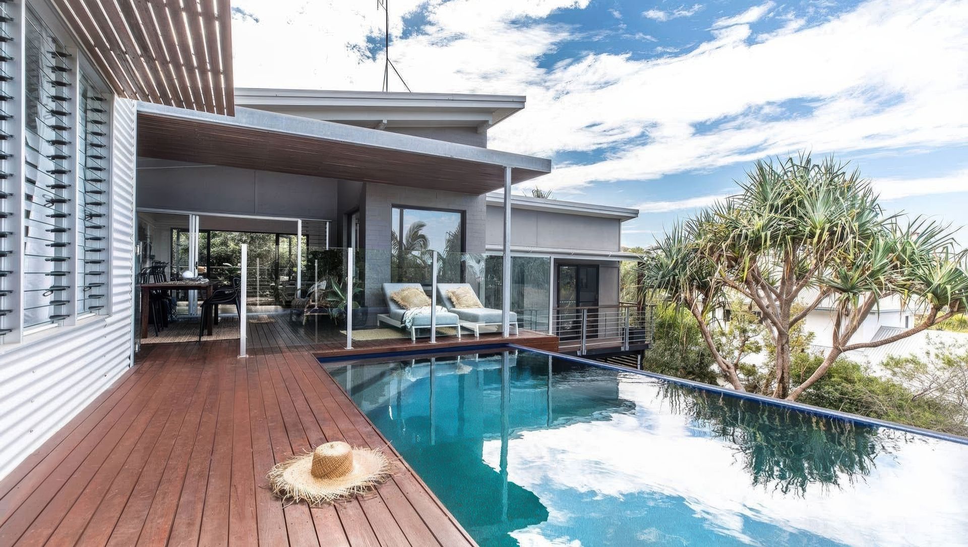 Akoakoa Sunrise Beach, Noosa banner