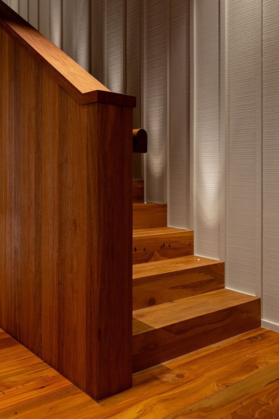 imgi22Pukehina-House-stairs.jpg