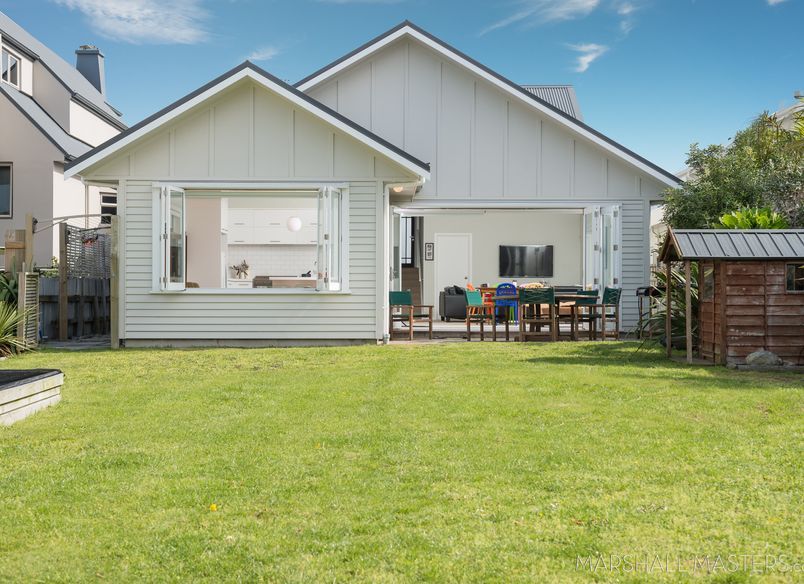 Renovation of Circa 1930s Mount Maunanui Bach