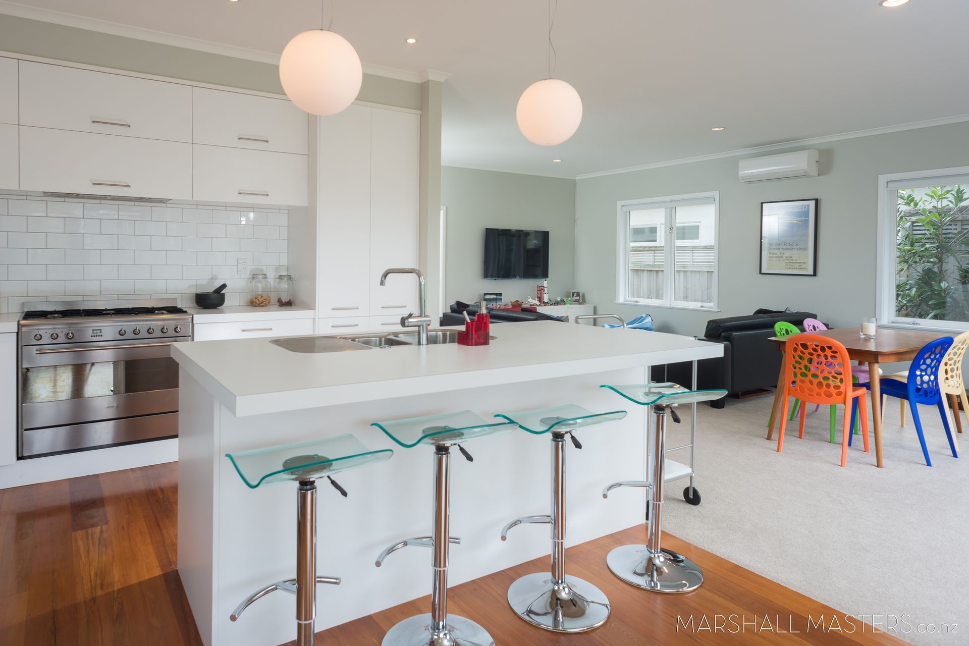 Renovation of Circa 1930s Mount Maunanui Bach